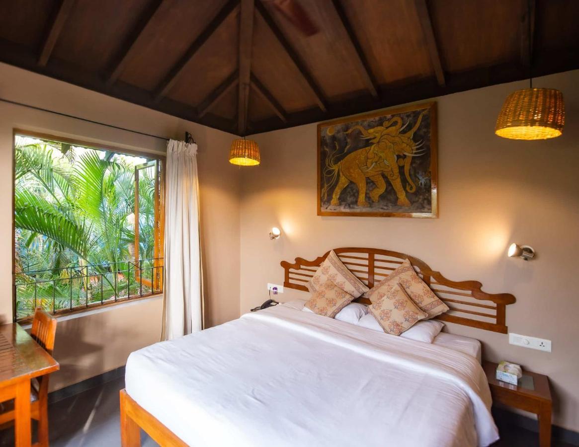 Fiesta Beach Resort Baga Extérieur photo