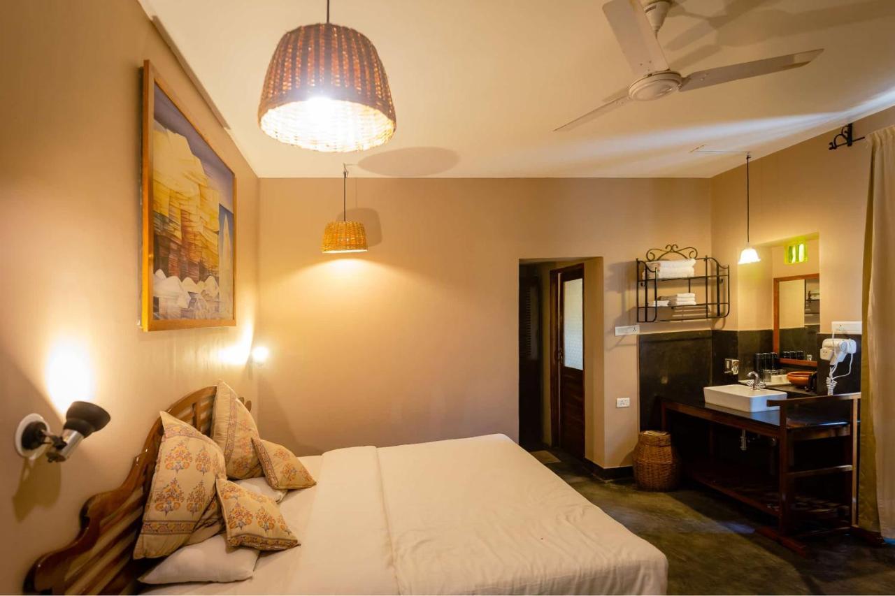 Fiesta Beach Resort Baga Extérieur photo