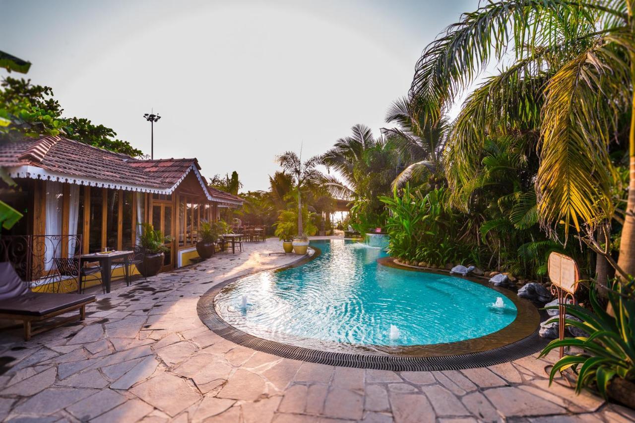 Fiesta Beach Resort Baga Extérieur photo